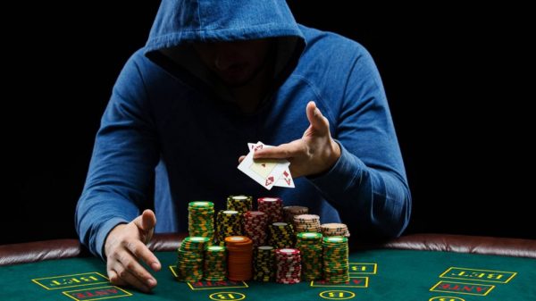 what is Slot Poker